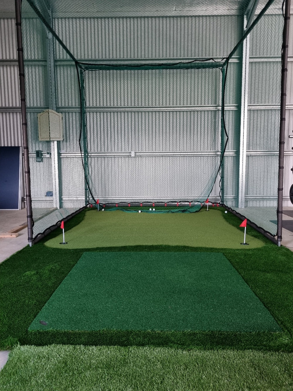 Kaizen golf Portable putting green with cage